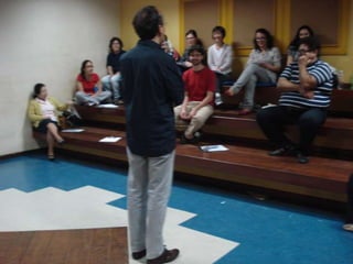 Apresentação do chico dos bonecos na emeb arlindo