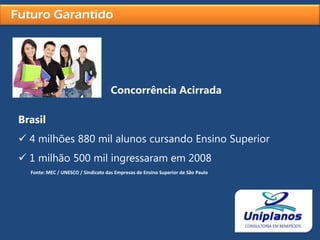  Mínimo de 2 idiomas;