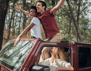 En SEYTÚ incentivamos tu
estilo, dándote los elementos
y el apoyo para detonar
todo tu potencial, con la
seguridad de alcanzar tu mejor
versión. Siempre creando y
reinventándote cuantas veces
quieras, porque ahora nada te
detiene a expresar lo que eres
 