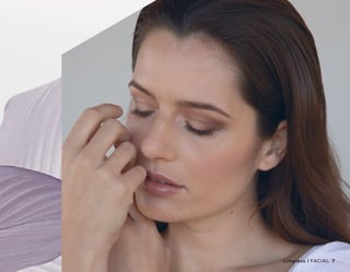 Espuma Limpiadora
Facial
•	 Remueve impurezas
de la piel
•	 Ideal para limpieza
diaria del cutis
•	 Fórmula que brinda
hidratación y suavidad
a la piel
Ingredientes
•	 Extracto de aloe vera
•	 Extracto de moringa
Uso
diario
150ml
(5floz)
Díay
noche
6 7Limpieza | FACIALFACIAL | Limpieza
$ 885,00
Precio
sugerido
 