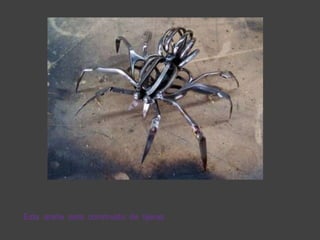 Esta  araña  esta  construido  de  tijeras       