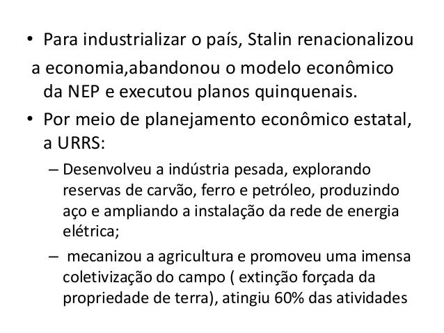 Perseguições stalinistas
• Implantação de uma das mais sangrentas
ditaduras do século XX.
• Entre 1936 e 1938, ocorreram a...