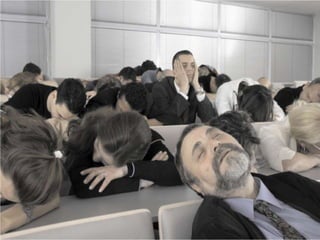 “O que mais preocupa
   não é o grito dos
  violentos, nem dos
       corruptos,
 nem dos desonestos,
nem dos sem-caráter,
  nem dos sem-ética.
 