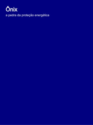 Ônix, a pedra da proteção energética
   Harmonize momentos difíceis e proteja-se da inveja

Quantas vezes, em nosso dia-a-dia, somos impactados por
energias negativas? Uma forma de se proteger é ter um
ônix sempre por perto ou com você. Este quartzo preto é
uma pedra que atrai magneticamente as vibrações
negativas, absorvendo-as e dissolvendo-as.

Pensamentos negativos como a inveja, por exemplo, são
energias dissonantes e desequilibradas que tendem a
aproximar-se do ônix. Os indianos e persas já utilizavam
essa pedra para proteger-se de mau-olhado. Em contato
com uma pessoa, o ônix limpa o campo energético, pois
trabalha também com as próprias energias negativas de
quem o carrega. Em casa, ele limpa o ambiente, impedindo
que impurezas astrais se acumulem.
 