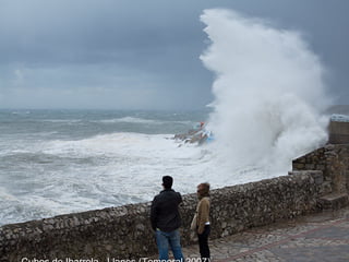 Cubos de Ibarrola - Llanes (Temporal 2007) 
