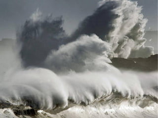 Espagne... Péninsule de Magdalena à Santander
Regardez bien cette maison en haut a gauche puis sous un autre angle photo Esteban Cobo
 
