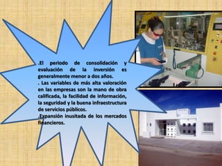 La globalización, tanto en su origen como en sus manifestaciones, resulta ser impredecibleA mediados del siglo XX dos grandes profetas anunciaron la globalización desde otros enfoques: el primero, Pierre Theilard de Chardin, al predecir que llegaría haber una noosfera, o envoltura pensante de la Tierra, por la comunicación de todos entre sí; y el segundo, Marshall McLuhan, quien supo visionar la aldea global merced a la difusión de los medios audiovisuales.