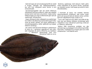 22
Skráning upplýsinga með þessum hætti gefur
mikla möguleika til að greina afurðir, verðmæti
og nýsköpun og þar með skapa grundvöll til betri
ákvarðanatöku.
Í framhaldi af þessu má einfalda íslenska
tollnúmerakerfið umtalsvert, það verður engin
þörf á að reyna að hafa sér íslensk númer umfram
það sem alþjóðasamningar kveða á um.
Í raun væri hægt að nota TARIC skrá ESB að öllu
leyti, þar sem þessar stöðluðu vörulýsingar gefa
möguleika á mun nákvæmari greiningu á öllu því
er viðkemur útflutningi.
Notkun ESB númeranna einfaldar svo alla
samræmingu og skjalagerð við innflutning til ESB.
Sparnaður í skjalagerð og umsýslu getur því orðið
umtalsverður í vel útfærðu kerfi.
Það má hugsa sér að vörulýsingarkerfið sé vistað
á öruggu vefsvæði hjá Tollstjóraembættinu,
þar sem hver útflytjandi skráir afurðir á sínu
einkavefsvæði.
Vörulýsingarspjaldið væri þá merkt tilteknum
útflytjanda með hans auðkenni, síðan væri spjaldið
einnig merkt með hans vörunúmeri. Gæta verður
fyllsta öryggis svo engir óviðkomandi geti nýtt sér
upplýsingar útflytjandans.
Þegar útflytjandi útbýr tollpappíra og upplýsingar
fyrir Tollinn við útflutning á sama hátt og gert hefur
verið og sendir rafrænt, þá verða upplýsingar á
vörulýsingaspjaldinu sóttar sjálfkrafa og tengdar
tiltekinni sendingu.
Þar með er búið að koma ítarlegum upplýsingum
til skila inn í opinberan gagnagrunn sem gerir
það mögulegt að greina útflutning og nýsköpun
í íslenskum sjávarútvegi með mun
nákvæmari hætti en nú er.
 