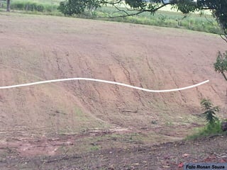 Formas de erosão:
Manejo e Manejo Sustentável do Soloação do Solo e da
Água
Erosão:
Acelerada – resultante do uso indiscriminado dos recursos naturais
64
Foto Ronan Souza
 