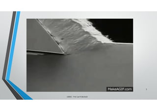 USINAGEM
Usinagem é um processo
onde a peça é obtida
através da retirada de
cavacos (aparas de metal)
de uma peça bruta, através
de ferramentas
adequadas.
7
UDESC - Prof. Jair R. Bächtold
 