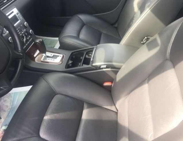 B217454B interior of 2010 Volvo V70 for sale at Bridgewater Volvo Som… B217454B interior of 2010 Volvo V70 for sale at Bridgewater Volvo Som…