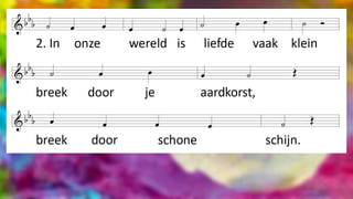 Door te hopen zie je kerstmis
in een toekomst die nu nog dicht is,
door spleten in wanhoop en skepsis
schijnt helder de ster die Gods licht is.
In dat openbreken hoor je
de belofte van de geboorte,
komt liefde door hemelse woorden
voorgoed 'onze ruste verstoren'.
1.
Geen hocus pocus
of bol van kristal
kan ons vertellen
wat er komen zal.
2.
In onze wereld
is liefde vaak klein
breek door je aardkorst
breek door schone schijn.
3.
Soms breekt zelfs water,
verlossing komt zacht.
Nu is plots later,
(het) kind komt onverwacht.
 