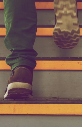 60 CUSTOMER SERVICE ON TWITTER
 