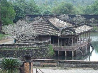 6/Travel: Vestiges-TombTu Duc tombEmperor Tu Duc was an expert in eastern philosophy, history, and literature.