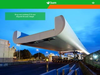 Brug over snelweg E19 voor
      vliegveld Brussel, België




10
 