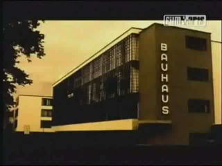 Moholy-Nagyestableció la Nueva Bauhaus (ahora el instituto de diseño) en Chicago