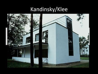 El estilo también incorpora el uso de tubos de metal, por ejemplo en la producción de sillas. El uso audaz de materiales y tecnología, pero con un sentido artístico, también permitió crear modelos de sillas de tubos de acero, aún empleados en la decoración de ambientes elegantes y con importantes características ergonómicas y estéticas.