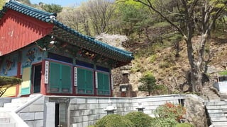 Beautiful Spring Scenery of Su-Lak-San Mountain in Seoul 2017.4.23