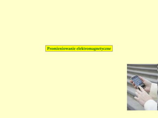 Oświetlenie pomieszczeń pracy Oświetlenie elektryczne (1 ) Krótkotrwałe przebywanie połączone z wykonywaniem prostych czynności, np.: - przygotowywanie pasz, - magazynowanie towarów, przy których może być konieczność poszukiwania, - w korytarzach i na schodach oraz w salach kinowych podczas przerw. 50 20 Najmniejsze dopuszczalne średnie natężenie oświetlenia lx Orientacja, z rozpoznaniem cech średniej wielkości, np. rysów twarzy, w pomieszczeniach takich jak np. piwnice i strychy oraz przy składowaniu materiałów jednorodnych lub dużych. Rodzaje czynności lub pomieszczeń 