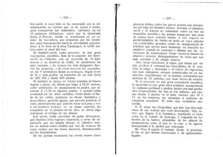 — 258 —
bre-carril, d cuyo lado se ha construido por la ad-
rainistracidn un camino que va de punta a punta,
para transportar los materiales, carretero en Ios
22 primeros kildmetros, corre por la Quebrada
hasta el Parrdn, donde se transforma en un ca-
mino de herradura, que serpentea por las monta-
fias para transponerlas hasta la extremidad superior,
junto a la boca de la miina Upulungos, d 4,680 me-
tros sobre el nivel del mar.
El alambre-carrH, come proyecto, es una gran
concepcidn cientffica. Sale de la estacidn del feiTo-
carril, en Chilecito, con un recorrido de 34 kild-
metros y un desnivel de 3,580, de pendientes las
mas variadas y de tramos los mas desiguales. Sua-
ves las primeras, y de corto trayecto los segundos,
en Ios 9 kildmetros desde su arranque, llegan d ser
de 30 y mds grados en trayectos de un sdlo tirdn
de 300, 400 y hasta 805 metres.
El alambre se apoya en torres armadas de hierro
dngulo y piano, de altura que llega a 45,50 metros,
sobre pedestales de mamposteria en piedra que al-
canzan d 11,50 en algunos puntos, y cuande estdn
asentadas en las altas cuchillas, vistas desde el fon-
do de los valles, producen un efecto fantdstico y
maravilloso; parecen agujas que quieren penetrar al
cielo, observatories que quieren tocar la Luna; y ver
a los hombres trabajar en su piano superior, da
cosquillas en .'as plantas de les pies, se siente algo
semejante al vertigo de las alturas.
Las torres estan provistas de guias directrices,
que impiden d Ios vagones separarse, y otras de se-
paracidn que les impide chocar; el alambre trac-
tor se asienta sobre redHIes que son de troncos de
cono, unidos per las bases menores, disminuyendo
asi Ios frotamientes.
En los puntos necesarios las torres tienen cinca
259
pilastras debles, sobre las que se asienta una platafor-
ma per bajo del alambre tractor. Encima el alambre-
carrH y el tractor se continuan sobre un riel sin
transicidn sensible y las puntas pasan por una serie
de poleas para concluir atadas a una especie de
paralelepipedos de hierro en jaula, en cuyo interior
van construidos grandes cubes de mamposteria hi-
drdulica que sirven para mantener en traccidn los
alambres cuande se contraen d dHatan por las va-
riaciones de temperatura. Estas torres se llaman de
amarre y tensidn, distinguidndose de otras que son
mds sencillas y de simple amarre.
Hay varias estaciones d vapor, que tienen por ob-
jeto graduar d voluntad las velocidades de la trac-
cidn, la carga y descarga y el relevo de vagonetas;
son unas mdquinas, aunque cemplicadas en su ins-
talacidn, sencillisimas en su manejo, accionadas por
motores de 25 caballos, con unas torres de ten.sidn.
Si el proyecto es una gran concepcidn cientifica,
la ejecucidn es una gran obra artistica: maraposten'a
en ceraento portland y piedra, hecha con una perfec-
cidn irreprochable; las hay en las laderas, que ape-
nas tienen 2 raetros en el pHar interne per 10 d
12 en Ios externos; Ios montajes d remache de
completa exactitud. El todo una verdadera ma-
ravilla.
V. E. tiene las fotografias, que dan una idea mds
clara de ese trabajo que toda descripcidn. Hay to-
rres que llegan d lo fantdstico, escalando el cielo
como en el rodado de Quiroga, d colgande de los
bordes de la ladera, prendidas de les pilares de
mamposteria, como el que se ve caer y se agarra
desesperado d la piedra que sobresale.
15—Voy a seguir el trabaje desde el principio
al fin; es per demds interesante y de apHcaciones
legaies.
 
