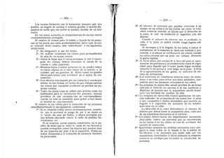 — 308 —
Las escalas formardn con la horizontal, siempre que sea
posible, un dngulo de setenta d ochenta grados, y estardn dis-
puestas de modo que las cafdas no puedan exceder de un solo
tramo.
En los pozos maestros, el compartimiento de escalas estard
convenientemente protegido.
El empleo de tornos para la subida y bajada delas perso-
nas en los pozos que esten profundizandose, unico caso en que
se tolerard dicho empleo, estd subordinado a las siguientes
condiciones:
P—Es obligatorio el uso del fiador.
2*—No podrdn emplearse los tornos para profundidades
de mds de cincuenta metros.
3''^-Antes de bajar una d varias personas, el jefe d encar-
gado del trabajo deberd examinar el estado de la
cuerda d cable empleado.
4"-Mientras bajen d suban personas no se pondrd vasija
ni objeto alguno en el otro raraal de la cuerda, y se
cuidard que los ganchos de dicho ramal no queden
libres para evitar todo accidente en el punto de cru-
zamiento.
5"—Los obreros irdn sujetos por un cinturdn d cuerda ppr
debajo de los brazos, en fornia de que, aunque suelten
las manos por cualquier accidente, no pierden su po-
sicidn vertical.
6"—Tanto los pozos d que se refiere este articulo como los
habilitados para la circulacidn del personal, estardn
provistos de una campana con su correspondiente
cuerda en toda su extensidn para poder avisar desde
el interior en caso necesario.
El empleo de los cables para la traslacidn de las personas
estardfsubordinado d las siguientes condiciones:
P—Si se emplean cubas, estard terminantemente prohibi-
do que el personal se ponga de pie d se siente en
el borde sin usar del fiador, y estard protegido por
una defensa adecuada contra la caida de piedras, he-
rramientas, etc.
Si se emplean jaulas estardn construfdas, en lo po-
sible, de modo que se evite la cafda de los obreros y
queden protegidos contra los objetos que puedan caer
de los hastiales del pozo d de la superficie, Todas las
jaulas destinadas d la traslacidn de personas llevardn
un paracafdas.
— 309 —
2^—El numero de personas que puedan colocarse d un
tiempo en las cubas d en las jaulas, asf como la velo-
cidad media de marcha, se fijardn por la direccidn de
la mina, la cual los notificard al ingeniero jete del
distrito.
Cuando el ndmero de obreros sea el prefijado, la
cuba d la jaula no podrd recibir carga alguna adi-
cional.
Al arranque y d la llegada de las cubas d jaulas el
movimiento de la mdquina se hard con lentitud y pre-
caucidn, y lo mismo se verificara en los cruces cuando
las cubas circulen por un pozo sin tabique divisorio
ni guias rfgidas.
3^—A cierta altura por encima de la boca del pozo se apro-
ximardn las guiaderasy se establecerdn topes de segu-
ridad para impedir que la jaula pueda llegar acciden-
talmente d las poleas y caer luego en el pozo. A falta
de la aproximacidn de las guias, se colocard un sis-
tema de salvapoleas.
4*—Los malacates de caballerias deberan tener un tente-
mozo d un Irene para evitar una falsa maniobra, per-
judicial para las personas colocadas en las cubas.
5^—La mdquina de extraccidn estard provista de un freno
aplicado al drbol de los carretes d de los tambores, y
dispuesto de manera que el maquinista pueda mane-
jarlo con facilidad sin cambiar de sitio.
6"—La mdquina de extraccidn tendrd igualmente un apa-
rato indicador de la marcha de las jaulas por el pozo
y una campanilla d timbre automdtico que anuncie su
llegada d la superficie, sin perjuicio de las senales
marcadas en el cable.
La direccidn de la mina determinard el sistema de
senales que deben darse al maquinista para cada una
de las maniobras necesarias en el servicio.
7^—La misma deberd tomar las disposiciones necesarias
para poder retirar las personas que se encontrasen
en las jaulas d en las cubas, en caso de accidente del
aparato de extraccidn.
8^—Igualmente adoptard las medidas necesarias para ase-
gurar e! buen orden en la bajada y en la subida de
los obreros, y no permitird que nadie mds que los
maquinistas autorizados al efecto manejen la mdquina
mientras se verifique por su medio la circulacidn de
personas.
 