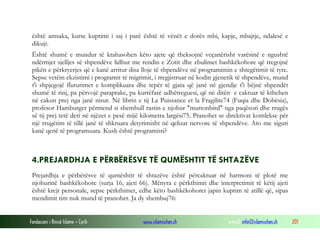 Fondacioni i Rinisë Islame — Cyrih www.islamischen.ch e-mail: info@islamischen.ch 201
është amsaka, kurse kuptimi i saj i parë është të vënët e dorës mbi, kapje, mbajtje, ndalesë e
dikujt.
Është shumë e mundur të krahasohen këto ajete që theksojnë veçanërisht varësinë e ngushtë
ndërmjet sjelljes së shpendëve lidhur me rendin e Zotit dhe zbulimet bashkëkohore që tregojnë
pikën e përkryerjes që e kanë arritur disa lloje të shpendëve në programimin e shtegëtimit të tyre.
Sepse vetëm ekzistimi i programit të migrimit, i rregjistruar në kodin gjenetik të shpendëve, mund
t'i shpjegojë fluturimet e komplikuara dhe tepër të gjata që janë në gjendje t'i bëjnë shpendët
shumë të rinj, pa përvojë paraprake, pa kurrëfarë udhëtreguesi, që në ditën e caktuar të kthehen
në cakun prej nga janë nisur. Në librin e tij La Puissance et la Fragilite74 (Fuqia dhe Dobësia),
profesor Hamburger përmend si shembull rastin e njohur "muttonbird" nga paqësori dhe rrugës
së tij prej tetë deri në njëzet e pesë mijë kilometra largësi75. Pranohet se direktivat komlekse për
një rrugëtim të tillë janë të shkruara detyrimisht në qelizat nervore të shpendëve. Ato me siguri
kanë qenë të programuara. Kush është programisti?
4.PREJARDHJA E PËRBËRËSVE TË QUMËSHTIT TË SHTAZËVE
Prejardhja e përbërësve të qumështit të shtazëve është përcaktuar në harmoni të plotë me
njohurinë bashkëkohore (surja 16, ajeti 66). Mënyra e përkthimit dhe interpretimit të këtij ajeti
është krejt personale, sepse përkthimet, edhe këto bashkëkohoret japin kuptim të atillë që, sipas
mendimit tim nuk mund të pranohet. Ja dy shembuj76:
 