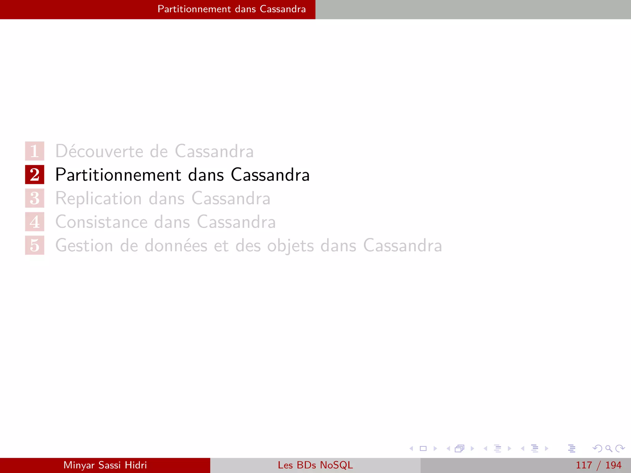 MapReduce du point de vue du développeur Java
Les entrées-sorties (3)
I Hadoop prend en compte par défaut les types d’enregistrement sui-
vants :
TextInputFormat :
- Type par défaut.
- value est une ligne entière terminée par n.
- key est l’oﬀset de la ligne depuis le début de ﬁchier (elle est souvent sans intérêt
pour le problème à traiter et, dans ce cas, il suﬃt de l’ignorer).
KeyValueTextInputFormat :
- Chaque ligne est supposée être au format <key><separator><value> n.
- Le separator par défaut est tab.
SequenceFileInputFormat :
- Permet de lire un ﬁchier binaire de paires <key, value>, comprenant éventuel-
lement des métadonnées.
SequenceFileAsTextInputFormat :
- Format identique au précédent mais, en plus, convertit les clés et les valeurs
en strings (<key.toString(), value.toString()>).
Minyar Sassi Hidri Technologies pour le Big Data 116 / 227
 