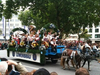 Fotos Zeit, Fußball, Wiesn, Kalender, Überschwemmung,

 