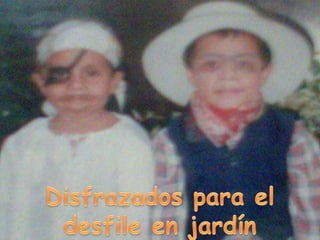 Disfrazados para el desfile en jardín