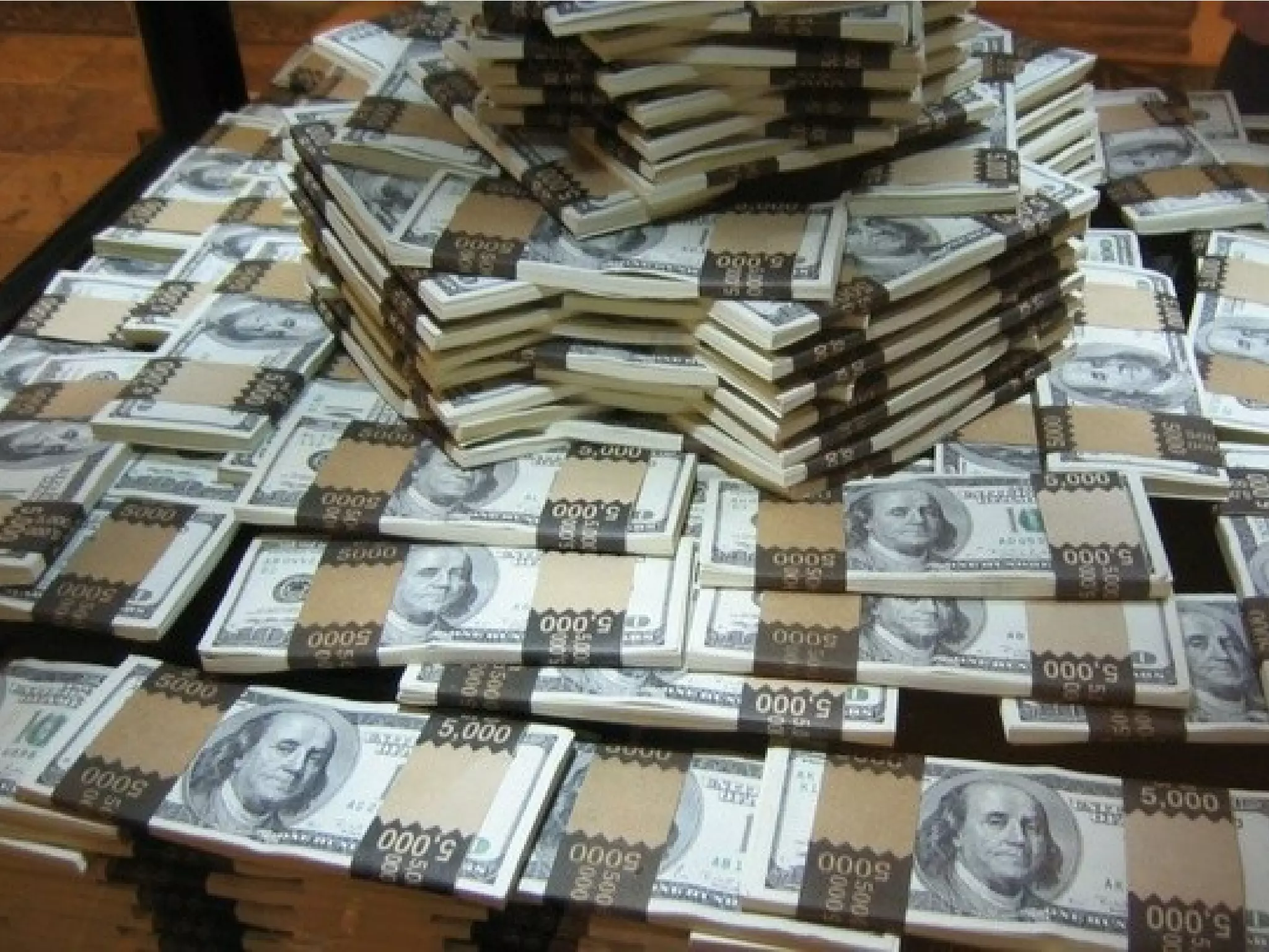 Зачем нужен Битрикс?
ЗП не как у php-макаки
Много проектов, всем нужна поддержка (как минимум)
Безбедная старость (абсолютный лидер любого топа)
40% скидка для кого-хочешь
Необходимый и достаточный набор компонентов из коробки
CRM 24
 