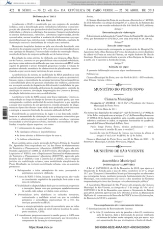 Documento descarregado pelo utilizador Adilson Varela (10.8.0.12) em 25-04-2013 09:29:55.
© Todos os direitos reservados. A cópia ou distribuição não autorizada é proibida.

II SÉRIE — NO 23 «B. O.» DA REPÚBLICA DE CABO VERDE — 25 DE ABRIL DE 2013

422

Deliberação nº 16/13
De 4 de Abril
Atualmente o HAN é constituído por um conjunto de unidades
isoladas, onde a densiﬁcação gerou verdadeiros labirintos e uma integração não planeada que gerou obstáculos funcionais, prejudicando a
efetividade, a eﬁcácia e a eﬁciência dos mesmos. Comprovam tais factos
os anexos disfuncionais, extensões, coberturas improvisadas, desvão
aproveitados, recuos invadidos a ausência de alinhamentos e agrupamento funcional, ruas estreitas com ventilação deﬁciente, ausência de
iluminação natural e inexistência de relação com o exterior.
O conjunto hospitalar destaca-se pela sua elevada densidade, com
um índice de ocupação superior a 50%, valor pouco recomendável para
esta tipologia de Hospital. Por outro lado o índice de construção é baixo,
resultado do facto do conjunto ediﬁcado ser de baixa cércea.
Em relação às cotas soleiras do ediﬁcado, que dá para a Rua Barjona de Freitas, constata-se que possibilitam uma razoável mobilidade,
porém as cotas soleiras do ediﬁcado nas ruas interiores do HAN estão
aquém de garantir o acesso desejável, pequenas escadas e rampas de
pendente elevado, ocorrência de vários níveis de plataformas, caracterizando-se por serem mais barreiras do que acessos.

1 687000 005433

As deﬁciências do sistema de mobilidade do HAN prendem-se com
a existência de inúmeros pontos de conﬂito entre o peão e o automóvel,
limpos e sujos, a inexistência de algumas barreiras físicas impeditivas
à acessibilidade plena de pessoas a fachadas dos edifícios, pavimento
em avançado estado de degradação diﬁcultando à mobilidade de pessoas de mobilidade reduzida, deﬁciência de sinalizações e controle de
circulação de utentes, circulação desprotegida dos Utentes e Pessoal,
circulação labiríntica entre outras deﬁciências.

Assim,
A Câmara Municipal da Praia, de acordo com o Decreto-Lei n.º 43/2010,
de 27 de Setembro e ao abrigo do artigo 92º, nº 4, alínea b), do Estatuto dos
Municípios, na sua reunião ordinária do dia 4 de Abril de 2013, delibera:
Artigo 1º
Determinação da elaboração
É determinada a elaboração do Projeto Urbano do Hospital Dr. Agostinho
Neto, que denominar-se-á PU HAN, com uma área total de 24.728 m2.
Artigo 2º
Área de intervenção
A área de intervenção corresponde ao quarteirão do Hospital Dr.
Agostinho Neto e Rua Barjona de Freitas localizado no centro histórico
da cidade da Praia na zona do Plateau, na região Sudeste da ilha de
Santiago. O quarteirão confronta a poente a Rua Barjona de Freitas e
a norte, sul e nascente a borda da cornija.
Artigo 3º
Entrada em vigor
A presente deliberação entra em vigor imediatamente.
Publique-se.
Câmara Municipal da Praia, aos 4 de Abril de 2013. – O Presidente,
José Ulisses Correia e Silva.

––––––o§o––––––
MUNICÍPIO DO PORTO NOVO
––––––
Câmara Municipal

A estrutura verde do HAN possui uma fraca expressão. Consta-se,
uma redução ao longo do tempo de árvores de grande porte, que vem
aminguando o conforto ambiental do recinto hospitalar e que signiﬁca
a quase total ausência de solo permeável, criando situações de alagamento na época das chuvas e uma visão mais profunda pondo em causa
a cornigia a nascente limítrofe do conjunto ediﬁcado do HAN.

Despacho nº 471/2013 – De S. Exª o Presidente da Câmara
Municipal do Porto Novo:

Considerando as características do lugar e a sua dimensão estabeleceu-se a necessidade de elaboração de instrumento urbanístico que
permita à administração municipal hospitalar satisfazer algumas
necessidade a nível da gestão urbana, havendo a necessidade de aprofundar e regular alguns aspectos, tais como:

Nos termos das disposições dos artigos 21° e 22° do Decreto-Lei n° 86/92, de
16 de Julho, conjugado com os artigos 3° e 4° do Decreto-Regulamentar
n° 13/93 de 30 de Agosto, progridem, para o escalão seguinte da mesma
referência conforme se indica, os seguintes funcionários do quadro de
pessoal da Câmara Municipal do Porto Novo:

▪ O ordenamento do espaço urbano;
▪ As tipologias urbanas e arquitetónicas;
▪ As áreas afectas a diferentes tipos de usos e;
▪ Os índices urbanísticos.
Neste sentido, optou-se pela promoção do Projeto Urbano do Hospital
Dr. Agostinho Neto enquadrado na Lei das Bases do Ordenamento
do Território e Planeamento Urbanístico (LBOTPU), aprovada pelo
Decreto-Legislativo nº 1/2006, de 13 de Fevereiro, alterado pelo DecretoLegislativo nº 6/2010, com o Regulamento Nacional de Ordenamento
do Território e Planeamento Urbanístico (RNOTPU), aprovado pelo
Decreto-Lei nº 43/2010, e com o Decreto-Lei nº 2/2011, sobre o regime
jurídico da reabilitação urbana, uma modalidade simpliﬁcada de
Plano Detalhado, na vertente reabilitação urbana, com as seguintes
premissas:
▪ Salvaguardar o valor paisagístico da zona, protegendo o
património natural e ediﬁcado;
▪ A área do HAN é ﬁnita, incapaz de a longo prazo, dar vasão
ao crescimento vegetativo da população, bem como a sua
área de inﬂuência;
▪ Flexibilidade e adaptabilidade dado que os contínuos progressos
e inovações, fazem com que quaisquer estabelecimentos
de saúde, não podem ser dados como perenes;
▪

Potencializar (e/ou viabilizar) os cuidados terciários,
contrariando a realidade actual em que os cuidados
primários e secundários representam 60 a 75% dos
serviços prestados na HAN;

▪ Passar a atenção primária e parte da secundária para as redes
de cuidados de saúde de nível inferior (centros de saúde,
posto sanitário, USB);
▪ E transformar progressivamente (a media prazo) o HAN num
Centro de referencia a nível nacional e que desenvolva a
componente de formação e investigação.

https://kiosk.incv.cv

De 30 de Maio de 2011:

Paulo Jorge Fortes Évora, técnico proﬁssional 1° nível,
referência 8, escalão B, para o escalão C.
(Isento do visto do Tribunal de Contas, nos termos da alínea o)
artigo 14° da Lei n° 84/IV/93, de 12 de Julho).
Câmara Municipal do Porto Novo, aos 30 de Maio de 2011. – O
Secretário Municipal, Cândido Henriques Delgado.

––––––o§o––––––
MUNICÍPIO DE SÃO VICENTE
––––––
Assembleia Municipal
Deliberação n° 1/AMSV/2013
A Lei n° 23/VIII/2013, de 31 de Dezembro de 2012, que aprova o
Orçamento do Estado para o ano de 2013, estabelece no n° 3, artigo
10.°, que “Compete à Assembleia Municipal descongelar as admissões
nas autarquias locais, mediante proposta fundamentada da Câmara
Municipal, com conhecimento da tutela e dos membros do Governo
responsáveis pela área das ﬁnanças e da administração pública”.
A Assembleia Municipal de São Vicente sob proposta da Câmara
Municipal de São Vicente, ao abrigo do n.° 3 do artigo 10.° da Lei n°
23/VIII/2013, de 31 de Dezembro, que aprova o Orçamento do Estado
para 2013, delibera aprovar com nove (9) votos a favor, da Bancada do
MpD seis (6) votos contra da Bancada do PAICV e cinco (5) abstenções,
da Bancada da UCID o seguinte:
Artigo 1°
Descongelamento de recrutamento interno
O descongelamento de Recrutamento Interno:
a) De três (3) condutores auto de pesados e dois (2) condutores
auto de ligeiros, dado a diminuição de pessoal veriﬁcada
em termos de baixas nesta categoria, seja por morte, seja
por aposentação dos que já atingiram o limite de idade;

60740860-6B2E-48AA-932F-499334EB856B

 