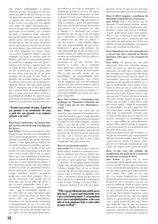 você poderia profissionalizar o sistema,
justamente pra que você pudesse ter uma base
salarial que pudesse discutir. Pelo que eu vejo,
tem gente hoje que ganha a mesma coisa que
eu ganhava dez anos atrás trabalhando de
revisor. Como é que pode isso? Tem alguma
coisa errada. No regime democrático isso é
previsto pra que você, enquanto trabalhador,
possa exigir os seus direitos e ter o mínimo
pra poder se estabelecer. Então, tudo passa
pela questão política, pela questão crítica, de
espírito crítico, tudo passa por essas coisas.
Eu acho que no curso de Letras, da maneira
que eu vejo, é possível criar esse tipo de coisa,
nos nossos alunos. Com a literatura, é possível
criar outro imaginário nas pessoas. Assim
como existe o imaginário religioso, existe um
imaginário que pode ser literário, pode ser
filosófico, que pode ser outro mundo possível
pra estabelecer a maneira como você pensa, a
maneira como você age, a maneira como você
vai tomar decisões. Acho que a literatura é
um dos elementos que, se você quiser, pode
ser uma dessas coisas que não dá pra gente
controlar, mas faz parte da vida. Então eu
identifico isso na minha trajetória, eu aprendi
esse tipo de coisa no curso, de ver qual que é o
espaço de todas as coisas que a gente aprende
aqui. É interessante que se faça algo e acho
que o curso de Letras dá essa possibilidade. A
gente vê muita coisa interessante, inclusive a
possibilidade de trabalhar. Pra mim foi assim,
pelo menos. Eu descobri uma profissão, outra
profissão. Eu já tinha uma, mas descobri outra.
Boca: Você é coordenador, você mesmo disse
que você fica sabendo de todo o background
dos alunos...
João Arthur: Acontece uma porção de coisas.
A gente tem que aprender a ser coordenador do
curso, a gente tem que aprender a ser professor,
aprender a ser tudo. É uma questão de política
também, é uma figura política. Política não
no sentido, obviamente, partidário, que não é
o caso, mas política no sentido de que todo
mundo tem uma representação política, uns
mais, outros menos. Mas o que eu quero
dizer é que como coordenador se espera uma
posição na questão de relações interpessoais, e
é isso que eu estou chamando de política. E
dai é interessante, porque pra mim conhecer
os alunos tá sendo um aprendizado humano.
Muitos preconceitos se desfizeram e eu não
consigo identificar nenhum preconceito
gerado por causa dessa passagem. Mas o
que foi interessante nesse período que eu
estou aqui, que vai até julho [de 2015], é
que eu pude compreender como é que a
universidade funciona. E, compreendendo
como é que a universidade funciona, se
tem uma ideia de como funcionam todos
os outros setores do ensino no Brasil. Pelo
menos toda essa parte administrativa,
burocrática e de relacionamento interpessoal
é superinteressante de ver e ter uma ideia
muito mais consequente do funcionamento da
instituição, e de como, por exemplo, hoje, em
que a gente vive em um regime democrático,
isso influencia em todas as instituições. Eu
imagino que quando se vivia em um regime
ditatorial isso também influenciava em todas
as relações, em toda a parte administrativa, em
toda a parte interpessoal. Digo isso porque em
todas as instâncias a gente tem representação
direta. Isso vem de uma estrutura democrática
que começa a ter os tentáculos em todas
as direções, e é interessante que a gente
aprenda esse tipo de coisa. Com um regime
que é democrático a gente tem que saber
se colocar, tem que saber ser político, e
isso diz respeito a todo mundo. Alguns
têm mais responsabilidades do que outros,
obviamente. A gente, como professor, tem
mais responsabilidade do que um aluno, nesse
sentido, porque você influencia mais pessoas,
interfere em mais pessoas. Mas diz respeito a
todo mundo. Então é
interessante de ver que funciona dessa
maneira. E a gente, com a autonomia
que a gente tem, a gente pode tentar fazer
coisas usando a estrutura da universidade.
Mas eu acho que todo mundo tem essa
possibilidade e essa responsabilidade, maior
ou menor. Principalmente nessa criação,
seja de imaginário, seja você fazer pesquisa,
seja de você atuar como professor. A gente é
professor, todos nós somos professores, essa é
a parte que todos nós temos em comum, e é
uma responsabilidade que a gente tem, que a
gente compartilha.
Boca: Você começou e interrompeu uma
graduação em Matemática Industrial, não
é isso? Como que foi isso, Matemática e
Letras?
João Arthur: Uma das coisas que me
interessou nesse esquema de matemática foi o
ensino de Linguística, que eu estudei aqui para
fazer o bacharelado (eu fui bolsista de Iniciação
Científica do Luís Arthur [Pagani] e estudava
lógica e esse tipo de coisa). As primeiras
matérias que eu fiz lá foram justamente de
lógica. Eu já tinha terminado o mestrado, daí
eu pensei “ah, vou fazer lá, porque não precisa
de nada, é só se inscrever que você passa”.
Pra ver como que era! Mas o curso é bem
complicado. Não foi pra frente, não.
Boca: E você pretende retomar?
João Arthur: Isso eu faço sempre, estudo um
pouco sempre. Inclusive eu apresentei com o
Ernani [professor Luiz Ernani Fritoli] uma
coisa que tem a ver, em uma das Semanas
de Letras. A gente apresentou “Matemática
e Literatura”, de um grupo francês chamado
Oulipo. Eles têm essa prática. Inclusive, Ítalo
Calvino e Georges Perec, de não ter divisão
entre esse tipo de coisa. Mais importante que o
poema e que o romance, ou qualquer coisa
assim, é justamente a forma em que você vai
fazer o poema ou o romance. E o Ernani gosta
muito do Ítalo Calvino, e eu acho o Perec e
o Queneau bacanas. E até hoje esse grupo
funciona, ele fez 50 anos há uns dois anos.
Eles dizem que todas as formas são olimpianas.
Boca: É difícil imaginar a semelhança da
Matemática Industrial com a Literatura...
João Arthur: Essa é uma divisão que foi
planejada. É uma questão histórica mesmo,
de não se ver nenhuma interlocução entre
humanas e a parte mais técnica, tecnológica.
A gente podia pensar numa outra maneira.
Não é o caso. A literatura foi pra um lado, a
matemática pra outro e justamente por isso
que a gente não pode pensar nisso. Existe uma
didática, um tipo de pedagogia, uma questão
muito mais vocacional do que prática.
Boca: Pegando por esse viés e juntando com
o enrosco que está a educação no Paraná,
queríamos saber qual é a tua concepção de
ensino.
João Arthur: Eu gostaria que essa parte
educacional fosse mais valorizada porque,
enfim, faz parte do todo do governo. É
importante pra pólis que as pessoas sejam
bem formadas para a democracia. Não dá pra
desvincular uma coisa da outra. E a gente, na
universidade, espera que os alunos possam
aprender (se não aprenderam ainda) a ter e a
agir em conformidade com o espirito crítico.
Então eu acho que isso aí é uma das coisas
principais que tem e pode formar a população
justamente para que ela possa criticar o que
quer que seja. O Ensino, com letra maiúscula,
seria nesse sentido. A gente faz parte de um
sistema que vai desde a escola básica, passa
pelo ensino regular e chega na universidade.
Na universidade é isso que a gente faz. Você
não encara nada a priori, dogmaticamente.
Tudo pode ser questionado, criticado, todas
as coisas podem passar por esse tipo de crivo
racional, sistemático ou metodológico para
que se possa refletir ou, pretensiosamente,
avançar. Talvez não no sentido de progresso,
como era no século 19, mas no sentido de você
descobrir outras coisas, outras
maneiras de pensar, outros tipos de reflexão, e é
isso que na universidade, que é especificamente
diferente do ensino regular, a gente faz. O que
a gente tem em comum é o espirito critico,
que deve ser valorizado exatamente para que
a gente não chegue no que a gente está vendo.
Boca: O que você está achando das
manifestações dos professores? [A entrevista
foi realizada em março de 2015]
João Arthur: A gente não tá muito
acostumado com as manifestações desse ano,
mas nos anos 80, essa era a regra: os professores
na rua, sendo abatidos pelo governo, esse tipo
de coisa. Agora a gente não tá (aparentemente)
nesse mesmo ciclo, como era nos anos
80, e na mesma frequência que o pessoal
democraticamente possa questionar o descaso
do governo com a educação e, pra que isso
possa ser melhorado, afinal de contas a gente
tem representação, pelo menos teoricamente,
pra que o pessoal possa pensar em ensino, e
se eles não têm condições financeiras, como
eles afirmam que não têm mais, que alguém
resolva. E a gente precisa prever esse tipo de
coisa, a gente precisa de gente mais criativa
para tentar dar conta de todo esse processo
educacional, que possa trabalhar de maneira
consciente, participar da vida democrática de
maneira consciente, pressionando, porque eu
“ Acontece uma porção de coisas. A gente tem
que aprender a ser coordenador do curso,
a gente tem que aprender a ser professor,
aprender a ser tudo”.
“Mas o que foiinteressantenesseperíodo queeu
estouaqui[...]équeeupudecompreendercomo
équeauniversidadefunciona.E,compreendendo
comoéqueauniversidadefunciona,setemuma
ideia de como funcionam todos os outros setores
doensinonoBrasil.”
16
 