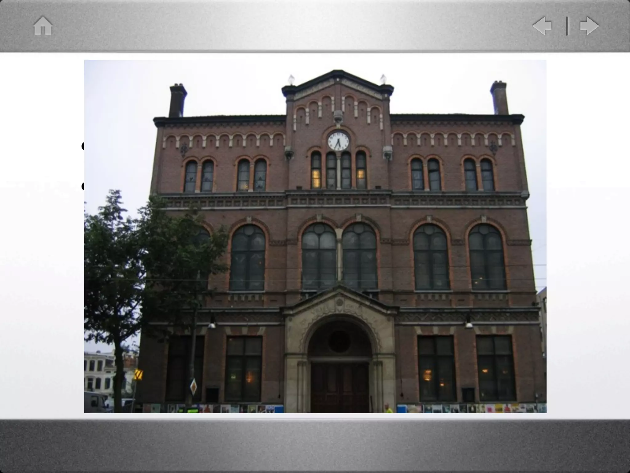 Booking.com
•   Part of priceline.com (NASDAQ: PCLN)

•   Headquarters in Amsterdam, The Netherlands
 