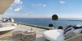 To be captivated by the scent of the sea and the caress of the breeze on the balcony of the Presidential Penthouse (For illustration purposes only) 
Abandonnez-vous à l’odeur de la mer et à la brise sur le balcon de Presidental Penthouse (Illustration à titre indicatif seulement) 
12 
 