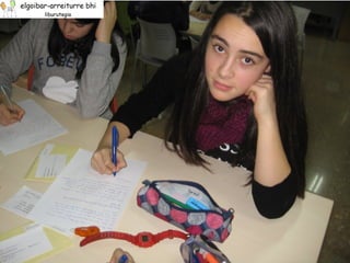 Bosko eguna lehiaketa 2013-14 lanak idazten