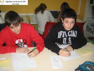 Bosko eguna lehiaketa 2013-14 lanak idazten