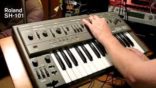 Q-Bert
Roland

Technics
SH-101
1200

 