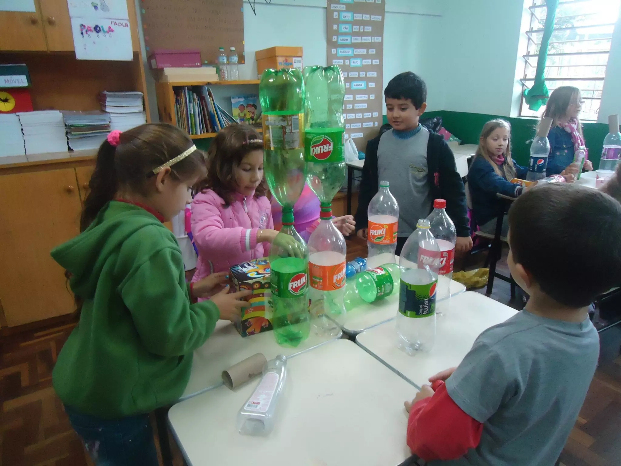 Brinquedos com sucata