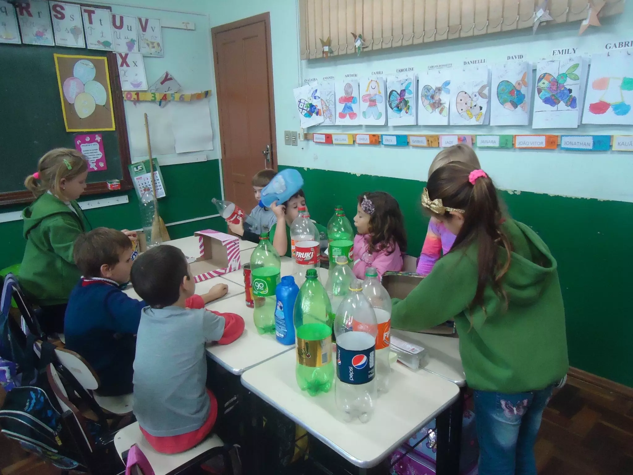 Brinquedos com sucata