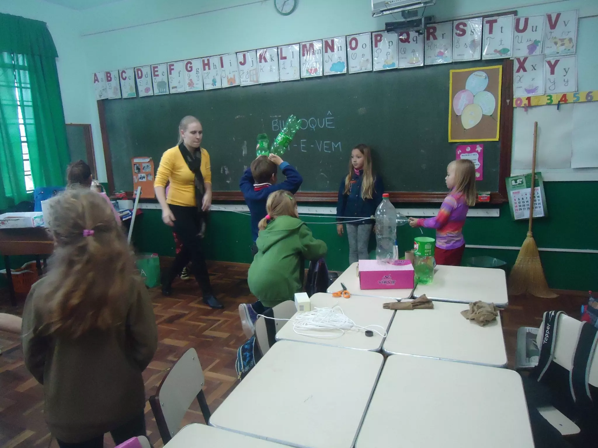 Brinquedos com sucata