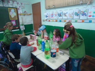 Brinquedos com sucata