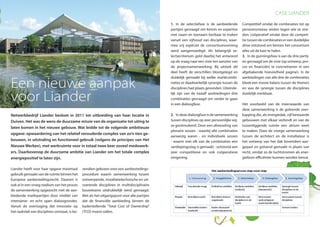 Liander heeft voor haar opgave maximaal
gebruik gemaakt van de ruimte binnen het
Europese aanbestedingsrecht. Daarom is
ook al in een vroeg stadium van het proces
de samenwerking opgezocht met de aan-
biedende marktpartijen door middel van
intensieve- en echt open dialoogrondes.
Vanuit de overtuiging dat innovatie op
het raakvlak van disciplines ontstaat, is bo-
vendien gekozen voor een aanbestedings-
procedure waarin samenwerking tussen
ontwerpende, installatietechnische en uit-
voerende disciplines in multidisciplinaire
bouwteams uitdrukkelijk werd gevraagd.
Met als het uitgangspunt voor alle partijen
dat de financiële aanbieding binnen de
kaderstellende “Total Cost of Ownership”
(TCO) moest vallen.
Een nieuwe aanpak
voor Liander
1.	In de selectiefase is de aanbiedende
partijen gevraagd om kennis en expertise
met naam en toenaam kenbaar te maken
vanuit een vijfvoud van disciplines, waar-
mee vrij expliciet de consortiumvorming
werd aangemoedigd. Als belangrijk se-
lectiecriterium gold daarbij het antwoord
op de vraag naar een visie ten aanzien van
de projectsamenwerking. Bij uitstek dit
deel heeft de verschillen blootgelegd en
duidelijk gemaakt bij welke marktcombi-
naties er daadwerkelijk synergie tussen de
disciplines had plaats gevonden. Uiteinde-
lijk zijn van de twaalf aanbiedingen drie
combinaties gevraagd om verder te gaan
in een dialoogfase.
2.	 In deze dialoogfase is de samenwerking
tussen disciplines op zeer persoonlijke wij-
ze gestimuleerd. Door een afwisseling van
plenaire sessies - waarbij alle combinaties
aanwezig waren - en individuele sessies
- waarin met elk van de combinaties een
verdiepingsslag is gemaakt - ontstond een
zeer competitieve en ook coöperatieve
omgeving.
Competitief omdat de combinaties tot op
persoonsniveau wisten tegen wie ze stre-
den; coöperatief omdat door de competi-
tie tussen de combinaties er een duidelijke
drive ontstond om binnen het consortium
alles uit de kast te halen.
3.	 In de gunningsfase is aan de drie partij-
en gevraagd om de visie (op ontwerp, pro-
ces en financiën) te concretiseren in een
afgebakende hoeveelheid pagina’s. In de
aanbiedingen van alle drie de combinaties
bleek een mooie balans tussen de thema’s
en was de synergie tussen de disciplines
duidelijk merkbaar.
Hét voorbeeld van de meerwaarde van
deze samenwerking is de golvende over-
kapping die, als energiedak, vijf bestaande
gebouwen met elkaar verbindt en van de
tussenliggende ruimte een atrium weet
te maken. Door de vroege samenwerking
tussen de architect en de installateur is
het ontwerp van het dak bovendien aan-
gepast en golvend gemaakt in plaats van
recht, omdat zo de luchtstromen als ener-
giebron efficiënter kunnen worden benut.
Netwerkbedrijf Liander besloot in 2011 tot uitbreiding van haar locatie in
Duiven. Het was de wens de duurzame missie van de organisatie tot uiting te
laten komen in het nieuwe gebouw. Wat leidde tot de volgende ambitieuze
opgave: opwaardering van het relatief verouderde complex van zo’n tien ge-
bouwen, in uitstraling en functioneel gebruik (volgens de principes van Het
Nieuwe Werken), met werkruimte voor in totaal twee keer zoveel medewerk-
ers. Daarbovenop de duurzame ambitie van Liander om het totale complex
energiepositief te laten zijn.
CASE LIANDER
 