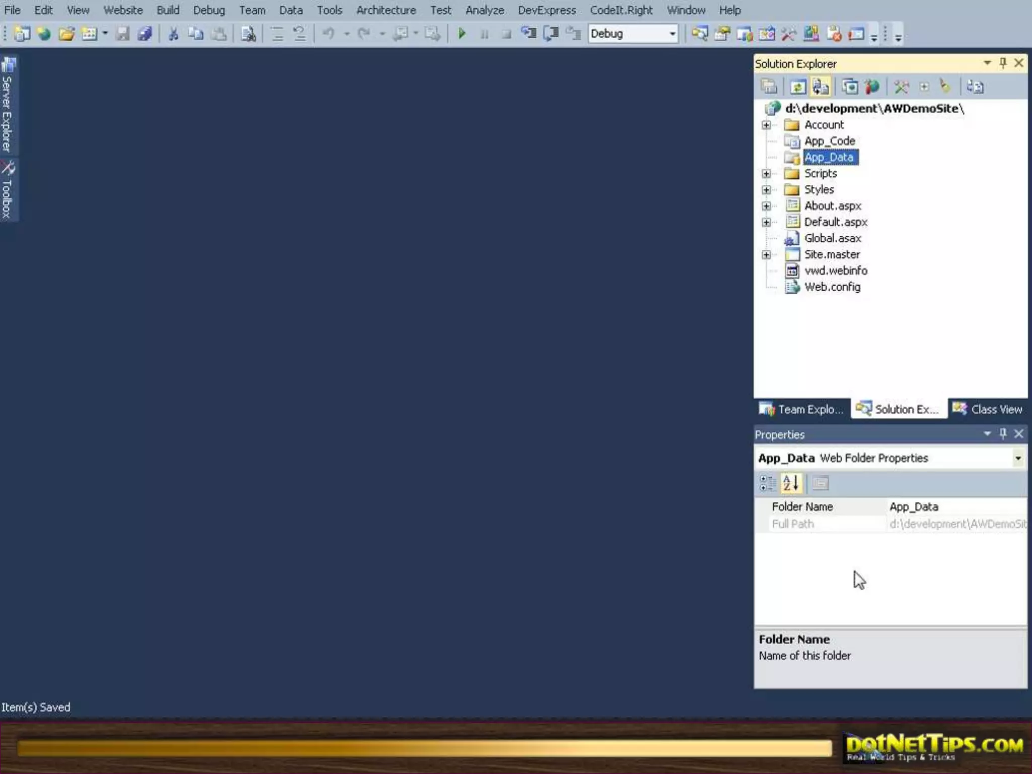 IEnumerable<T>LINQ to EntitiesEntity SQL QueryObject ServicesEDMDataReaderEntity SQLConceptual ModelMappingEntity Data ProviderDataReaderSQLStorage ModelADO.NET Data ProviderEF Model