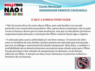 Apresenta-se comumente com aspecto contrariado, triste, deprimido ou aflito; Desleixo gradual nas tarefas escolares; 