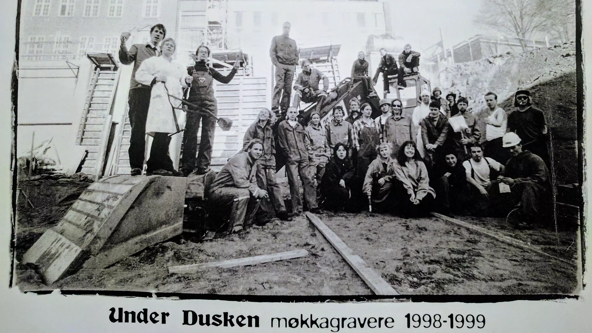 Photographer; Source (example.flickr.com)
 