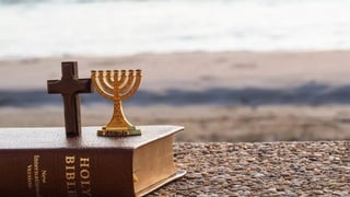 CHRISTIANITY
In Christianity, human dignity and concern for people
are crucial. This religion also emphasizes a sense of
justice in business such as strict adherence to
contracts, compliance with regulations, and working
for the benefit of the common good. Christians ought
to focus on how business impacts individuals, the
workers in particular. They should be well-paid and
they should find their work meaningful and inspiring.
 