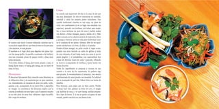 Cena
                                                                 La comida más importante del día es la cena, de ahí que
                                                                 sea muy abundante. En ella se concentran en cantidad,
                                                                 variedad y sabor los mejores platos tailandeses. Una
                                                                 comida tradicional consiste en una sopa, un plato de
                                                                 curry con condimentos (o en su lugar una ensalada con
                                                                 especias), pescado con verduras con salsas para mojar-
                                                                 los, a veces incluyen un poco de arroz y suelen acabar
                                                                 con dulces o frutas (mangos, papaya, melón, etc.). Debe
                                                                 haber armonía en los sabores (mezcla de especiado, dulce
                                                                 y amargo) y texturas, tanto en cada plato individual como
de manera más suave y menos elaborada, mientras que la           en el conjunto de los platos. Además, debe de ser igual-
cocina de la región del sur, que tiene su base en los pescados   mente satisfactorio a la vista, al olfato y al paladar.
y los mariscos, es más picante.                                  Pruebe el khao mangal, un pollo cocido al vapor acom-
El nordeste es el lugar ideal para degustar tres platos típi-    pañado con arroz hervido en caldo de gallina y leche
cos: kai yaang (pollo a la parrilla y marinado a las hierbas),   de coco salseado; el ped dang, asado con arroz al que se
som tam (ensalada a base de papaya verde) y khao niaw            añade jengibre; y el sukijakithai, una especialidad thai
(arroz grumoso).                                                 a base de diversas clases de carne y pescado, rebozado
Y el centro elabora el kaeng phet (curry picante o rojo), el     en huevo y acompañado de verduras y pasta hecha con
kaeng khiaw waan y el kaeng pha naeng, con un toque de           harina de arroz.
hojas de lima.                                                   Todos los ingredientes se preparan y cocinan en una
                                                                 cazuela a la vista de los comensales. Si prefiere algo
Desayuno                                                         más picante, le recomendamos el neuayum, una mezcla
El desayuno típicamente thai, conocido como khowtom, es          condimentada de carne picada con ensalada. Es habitual
de influencia china y se caracteriza por su gran consisten-      que se acompañe de pad thai, fideos fritos con brotes de
cia. Generalmente, se compone de arroz con pollo, cerdo,         semillas.
gambas y ajo, acompañado de un huevo frito y pepinillos          Para terminar, nada mejor que un buen postre. Pruebe
en vinagre. La consistencia del desayuno explica que la          el kluay buat chii, plátano en leche de coco, el sangka
comida al mediodía sea más ligera y por lo general consista      yaa (natillas de coco), o el maw kaeng, natillas prepara-
en un sólo plato de arroz frito, tallarines, algún bocadillo     das a base de huevo. Y si aún se queda con ganas de más
frío o sopa de verduras.                                         comida, puede concluir con una buena fruta.
 