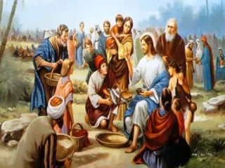 . Felipe: "Nem duzentas moedas são suficientes…"
. André: "Um menino tem 5 pães e 2 peixe… mas o que é isso?"
- Jesus: "Fazei-os sentar… tomou os pães, abençoou e distribuiu..."
Na partilha, todos ficam saciados e ainda sobra alimentos...
- Reação do povo: "Quer fazê-lo rei".
Não entendeu o "sinal", que acompanha sua missão.
Jesus não veio para distribuir cestas básicas e ser eleito prefeito.
O verdadeiro pão que alimenta o mundo é Jesus, Palavra do Pai.
- E Jesus retirou-se para a montanha…
 