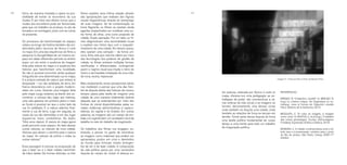 106 107
filmes expõem essa íntima relação através
das apropriações que realizam das lógicas
visuais hegemônicas, através do reemprego
de suas imagens. Se tal contaminação se
torna flagrante, os filmes se revelam ainda
agentes empenhados em mobilizar uma ou-
tra forma de olhar, uma outra proposta de
cidade. Dupla operação. Por um lado, os fil-
mes diagnosticam uma racionalidade visual
e expõem seu íntimo laço com o esquadri-
nhamento de uma cidade. No mesmo passo,
eles operam uma extração – da forma uní-
voca, linha reta que marcha célere por meio
das tecnologias dos poderes de gestão da
cidade, os filmes extraem múltiplas formas,
ramificadas e diferenciadas, contrapondo
assim o regime visual que impõe o reino do
futuro e da imediata instalação de uma cida-
de nova, neutra, impessoal.
Mais amplamente, essas perspectivas talvez
nos mobilizem a pensar que uma das fren-
tes de disputa diante das fraturas de nossos
tempos passa pela tarefa de imaginar uma
cidade de uma maneira totalmente distinta
daquela que se estandardiza por meio das
formas do visível disponibilizadas pelas va-
riadas instâncias administrativas e especu-
ladoras, do capital e do Estado. Em outras
palavras, as imagens são um campo de em-
bate, e é urgente abrir um verdadeiro front de
batalha no seio do trabalho da imaginação.
Os trabalhos dos filmes nos engajam, so-
bretudo, a pensar no gesto de reivindicar
as imagens como materiais que podem ser
apropriados, postos em crise e devolvidos
ao mundo para formular modos divergen-
tes de ver e de fazer cidade. A composição
da vida política passa por uma necessária
disputa do campo do visível. A aliança en-
tórico de maneira imediata e opera na pos-
sibilidade de extrair os escombros da sua
mudez. É por meio dos efeitos turvos que a
mudez dos escombros pode ser tensionada,
para que um trabalho se produza, no ato de
tomada e na montagem, junto com as ruínas
do presente.
Os processos de transformação do espaço
urbano ao longo da história também são evi-
denciados pelos recursos de Nunca é noite
no mapa. Em uma das sequências do filme, a
pesquisa no Google Maps de um mesmo es-
paço em datas diferentes permite ao diretor
expor um elo entre a ausência de imagem
feita pela viatura do mapa e a ausência dos
tratores que transformam uma localidade.
Se não é possível encontrar ainda qualquer
fotografia de uma determinada rua no mapa,
é a própria entrada da viatura que estava aí
bloqueada – rua não asfaltada, de terra, em
franca dissonância com o projeto moderni-
zador em curso. Quando uma imagem feita
pelo mapa surge, estamos já diante dos es-
combros: a carroça deu lugar aos tratores,
uma vala aparece em primeiro plano e mais
ao fundo é possível ver que o outro lado da
rua foi asfaltado. E a viatura adentra final-
mente a rua de terra. Logo em seguida, as
casas da rua são demolidas, e em seu lugar
erguem-se novos condomínios. No áudio:
“Dois anos depois. A viatura do mapa agora
pode percorrer esse espaço. Ao lado dessas
outras viaturas, as viaturas da nova cidade.
Viaturas que abrem o caminho para a viatura
do mapa. As viaturas da polícia e todas as
outras viaturas.”
Essa passagem é precisa na proposição de
que o fazer ver e o fazer cidade caminham
de mãos dadas. De formas distintas, os três
REFERÊNCIAS
BRENEZ, N. “L’objection visuelle”. In: BRENEZ, N.
(org.) Le cinéma critique. De l’argentique au nu-
mérique, voies et formes de l’objection visuelle.
Paris: Éditions de la Sorbonne, 2010.
MESQUITA, C. “A ruína na imagem, a imagem
como ruína”. In: BASTOS, C. et al (org.). O trabalho
das ruínas: genealogias, ficções, (re)montagens.
Fortaleza: Expressão Gráfica e Editora, 2019.
MOREIRA, C. A cidade contemporânea entre a tá-
bula rasa e a preservação: cenários para o porto
do Rio de Janeiro. São Paulo: Unesp, 2005 (1ª
edição).
tre viaturas, reiterada por Nunca é noite no
mapa, oferece-nos uma pedagogia: as es-
tratégias de poder são coextensivas a vá-
rias esferas da vida social, e as imagens se
tornam, decisivamente, uma dessas zonas
onde também se disputa uma cidade, onde
também as relações de força se lançam em
tensão. Tomar parte dessa disputa se torna
uma tarefa política fundamental de nosso
tempo e uma frente para todo um trabalho
de imaginação política.
Imagem 4 – Frame do filme O Porto, de Mirada Filmes.
 