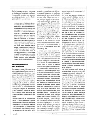 30
De hecho, a partir de nuestra experiencia
en el trabajo con los diarios de estudiantes
hemos podido constatar estos tipos de
aprendizaje, producidos por la reflexión
prolongada sobre sus experiencias.
...yo antes nunca me había puesto apensar,
ni me había planteado nada sobre la E.F., so-
bre el ejercicio, absolutamente sobre nada;
ydesde que estoy haciendo los diarios, pues
quieras que no siempre pienso, por lo me-
nos mientras que los haces ya estás pensan-
do en eso (...) Durante la clase de E.F. no
pienso, me limito a hacer, pero luego dices
qué le voy a poner, y te pones a pensar y se
me ocurre cualquier cosa. Yo, por ejemplo,
veo ami padre o ami madre; mipadre es un
hombre que está siempre sentado, no se le-
vanta y luego pues no lo pongas acorrer de
aquí a cien metros, porque es que no
aguanta, y cosas por el estilo. Mi padre, hay
muchísimas cosas que no puede hacer, que
no está acostumbrado. Ahora mismo, le
doy alguna importancia (a la E.F.), no es que
tenga la E.F. como lo principal, lo primordial.
porque te engañaría, pero creo que sí que
tiene su importancia, que no se la debería
de echar de lado. (Entrevista-Encama).
Cuestiones metodológicas
para su aplic8d6n
Frente alas entrevistas, el diario se presenta
como una técnica que fuerza menos la inti-
midad del sujeto, permitiendo una mayor
autonomía ante el investigador o profesor.
Esta ventaja puede ser especialmente valo-
rada para el caso en que el interés sea el de
mostrar la representación diaria subjetiva y
ambigua de cada estudiante. Así. como de-
sarrollaba Yinger y Clark (1988), la redac-
ción de diarios es especialmente ade-
cuado para el registro del pensamiento
y de la conduela a lo largo del tiempo
(p. 183), siempre que su redacción se lleve
a cabo próxima a los acontecimientos plas-
mados.
Durante su aplicación, es importante que
de cara ala validez y fidelidad de la informa-
ción recogida, el alumnado no altere la rea-
lidad al narrarla. Para ello, lo que se aconse-
ja es poder contrastar los datos del diario
con otros datos obtenidos de otras técni-
cas; generalmente la observación partici-
apunts
· CIEliCIAS APLICAO,IS ·
pante y la entrevista. Igualmente, debe te-
nerse especial cuidado con los estudiantes
seleccionados, de cara a que el hecho de
tener que realizar el diario no varíe en ex-
ceso su propia manera de pensar, especial-
mente cuando esta faceta es la que precisa-
mente se pretende reflejar. En este sentido,
Zabalza (199 1) suele considerar interesan-
te definir el contexto pragmático, pues
de lo contrario, la manera en que el investi-
gador presente la realización del diario pue-
de llegar a tener una gran reactividad en el
alumnado.Al respecto, de una forma gene-
ral, Jacob (cit. por Yinger y Clark, 1988) ha
mantenido que la conducta natural en el
alumnado es más probable que ocurra
cuando el participante define al investi-
gador como un observador neutral o
que ocupa un status híbrido dentro del
ambiente (p. 183),
Lo cierto es que no existen soluciones uni-
versales para asegurar la validez y fidelidad
de la información de los diarios. Lejos de
ser un mero instrumento de recogida de
datos, el diario debe entenderse como una
técnica de investigación cualitativa. Por ello,
el uso del diario del alumnado debe ser en-
tendido como un proceso de reflexión
continuo, desde que el investigador propo-
ne alos estudiantes la realización de los dia-
rios hasta que abandona el lugar y se despi-
de de ellos con los diarios bajo el brazo. En
todo este proceso, debe ir tomando diver-
sas decisiones que guíen, por un lado, los
compromisos adquiridos con los estudian-
tes, y por otro, las cuestiones más técnicas
que permitan una correcta utilización y
posterior uso del diario. Aunque el estu-
diante es el que decide lo que incluir o no
incluir en sus diarios, esta redacción viene,
de hecho, determinada por el papel que el
investigador juegue, y especialmente por
las relaciones personales que se establezca
durante todo el proceso. Desde esta visión,
la forma de seleccionar y proponer a nues-
tros informantes la realización de unos dia-
rios, determinará la manera en que inter-
preten el tipo de solicitud a que responde
cuando escriben el diario. De otro lado,
esta interpretación y aceptación vendrá de-
terminada por la percepción que los alum-
EducaCión FíSica y Deportes (58 ) (25-33)
nos vayan construyendo sobre su papel y el
del investigador.
En el primer caso, tal y como adelantarnos
anteriormente, la finalidad que vayamos a
dar al diario marcará diferentes compromi-
sos por parte del estudiante. Así, un diario
de carácter obligatorio, que pretenda reco-
ger las tareas de aprendizaje y sus dificulta-
des, para posteriormente ser discutidas en
la clase, no alcanzará el mismo nivel de
compromiso subjetivo que un diario volun-
tario, que no vaya a ser compartido por
otros compañeros y sirva al alumno para
desahogarse de las situaciones estresantes
de la clase. Reiteramos, por lo tanto, la im-
portancia de definir previamente las finali-
dades para las que queremos utilizar el dia-
rio del estudiante, pues es precisamente
esta definición la que nos indicará la necesi-
dad de iniciar unas estrategias de relación u
otras. En cualquier caso, aunque es aconse-
jable adoptar fórmulas para desvincularlo
de una valoración académica y social, consi-
deramos que este tipo de estrategias alcan-
za mayor interés cuando el uso del diario
persigue una comprensión fenomenológica
de la realidad. En este último caso, debe-
mos reconocer que las promesas de volun-
tariedad y anonimato, por sí solas, no sue-
len ser suficientes.
Este tipo de estrategias puede delimitar la
percepción inicial que el alumno tiene del
investigador, y desde la cual abordará la
realización del diario. No obstante, debe-
mos entender que la percepción del estu-
diante no viene determinada, sino que más
bien parece responder a la construcción
que va configurando conforme transcurre
su interacción con el medio y los demás. La
utilización del diario durante un tiempo
prolongado es aconsejable, como adelanta-
mos, en la medida en que permite tener
una visión global del proceso, además de
innumerables situaciones particulares. Sin
embargo, su prolongación permite también
que el diario alcance una mayor potenciali-
dad, especialmente si se construye sobre la
base de un trabajo que afiance el compro-
miso y la confianza con los alumnos que nos
informan. En este último caso, suele ser útil
transmitir la sensación al estudiante de que
puede tranquilamente escribir los diarios
 